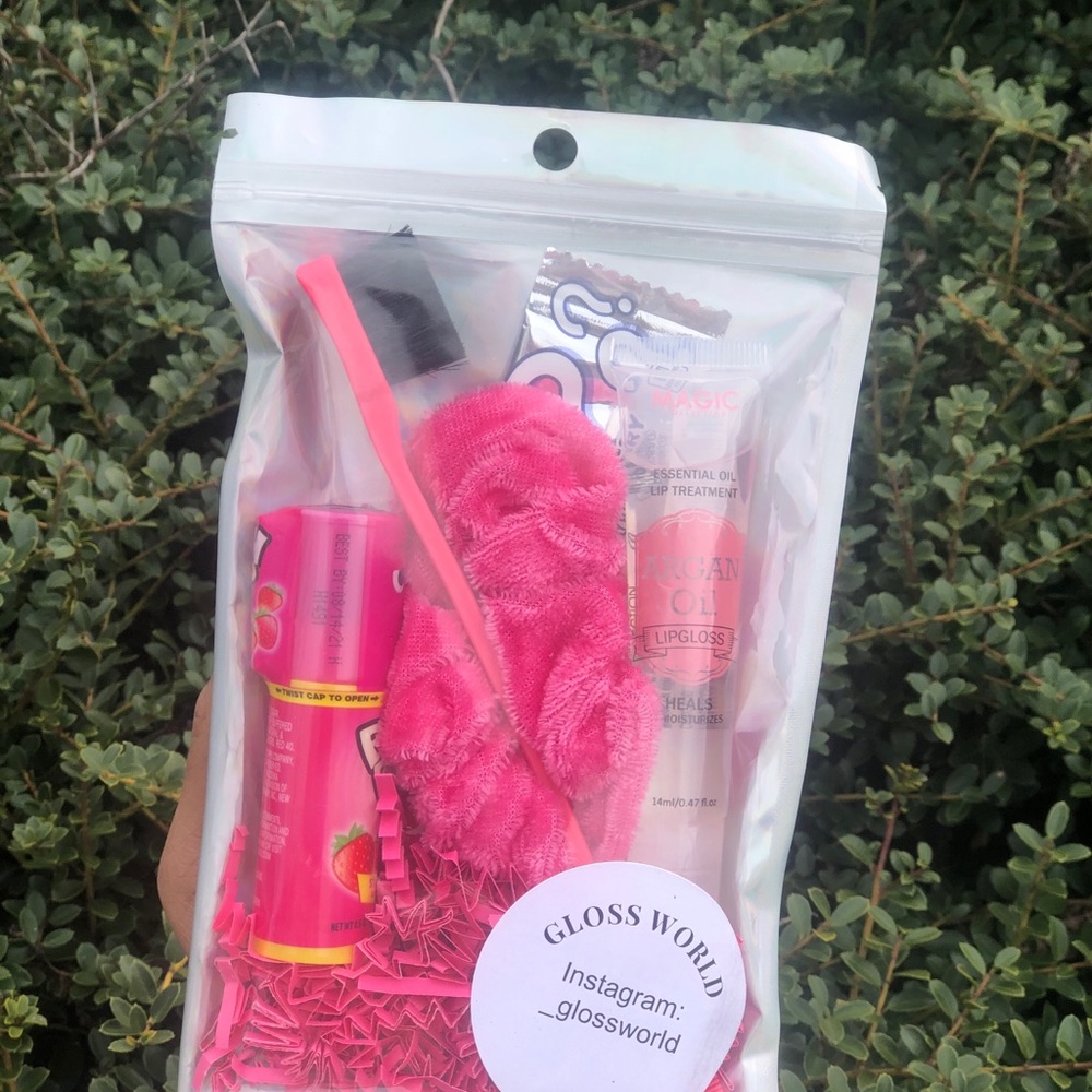 Barbie girl lipgloss bundle